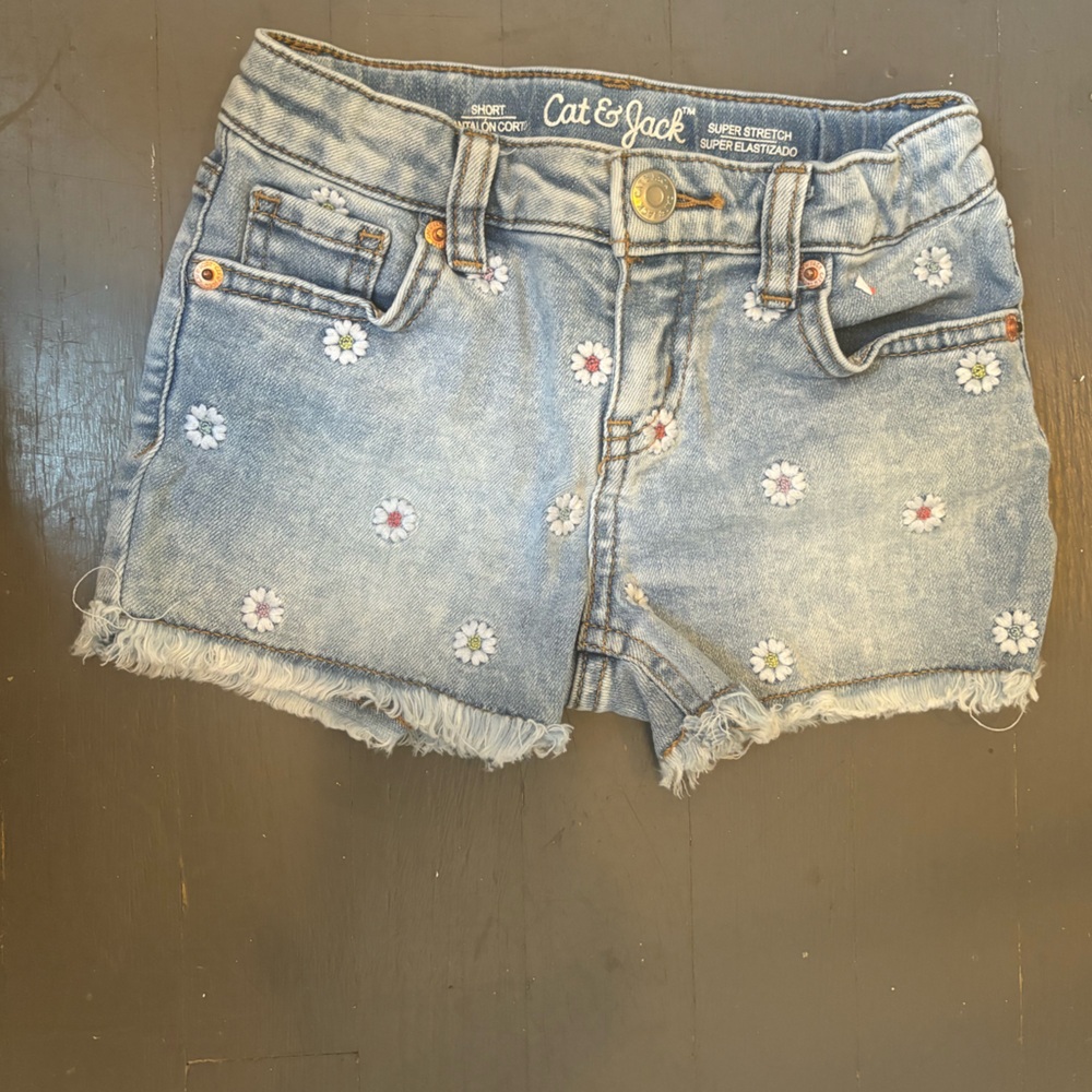 Like new Cat and Jack girls Jean shorts size xs
